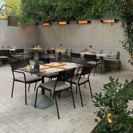 BladeS2500BL Veito Blade S2500 Black Indoor and Outdoor Energy Efficient Carbon Infrared Heater